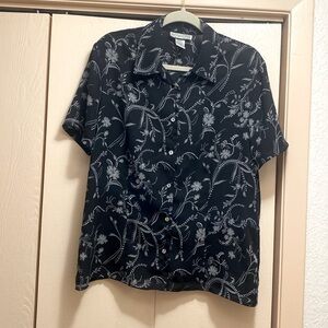 Notions black , gray and white blouse with shell like buttons.  Size L